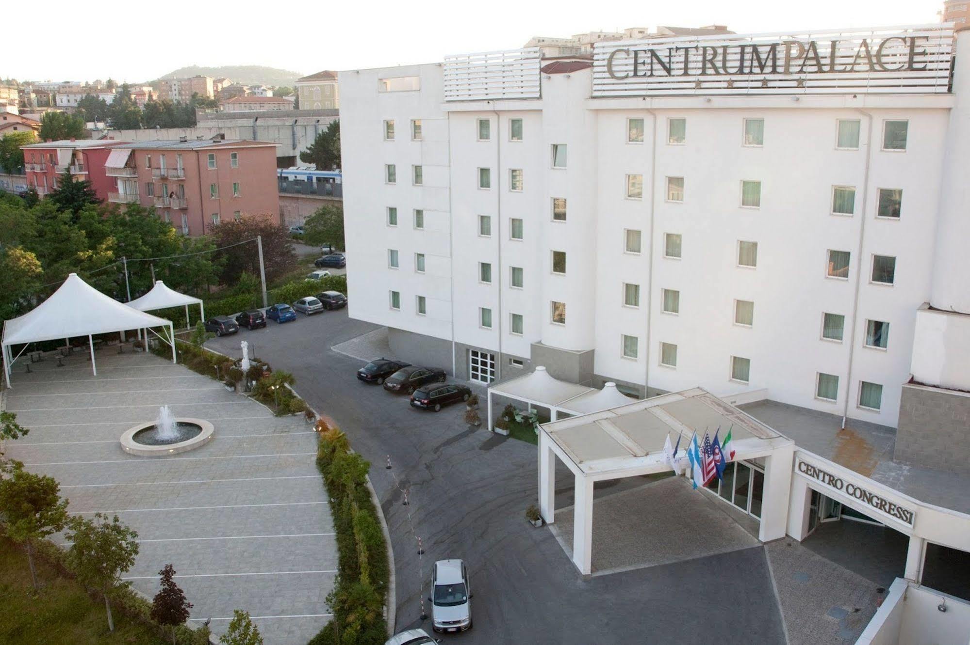 Centrum Palace Hotel & Resorts Campobasso Buitenkant foto